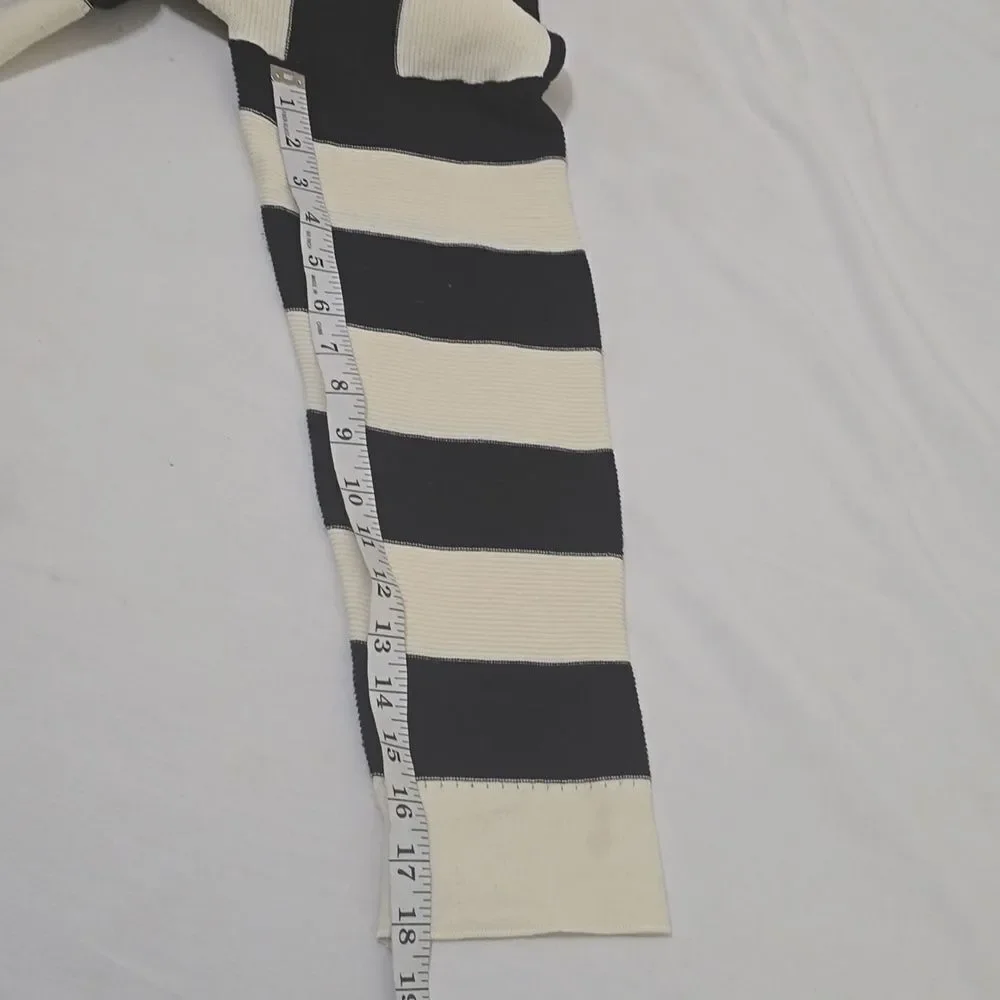 COMMENCE COLLARED, COLOR BLOCK SWEATER SIZE LARGE